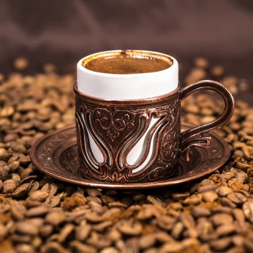 من الحبة إلى الفنجان: رحلة ألماس